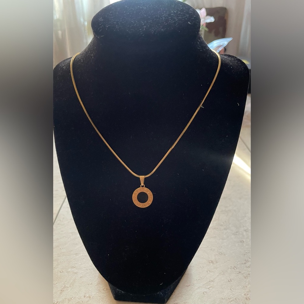 Fashion Elegant Gold Circle Pendant Necklace